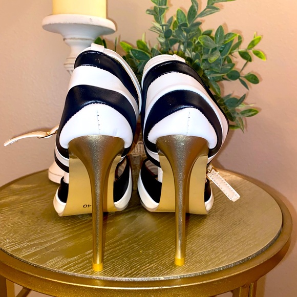 BLACK & WHITE STRIPED W/GOLD HEEL - Picture 4 of 7